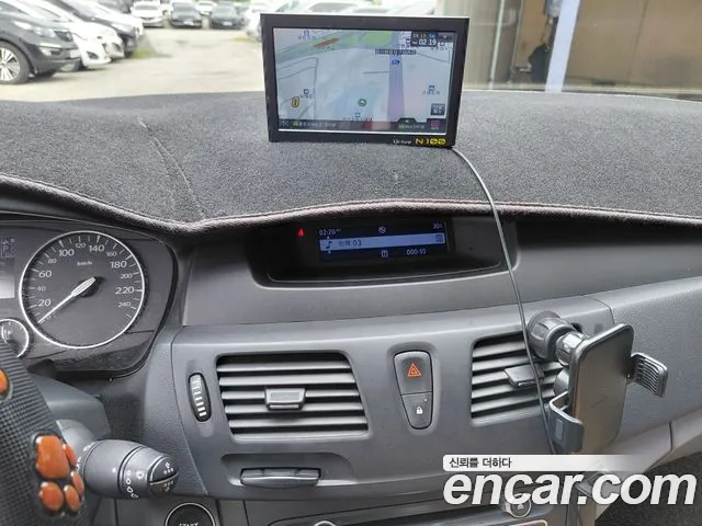 Renault SM5 2011 thumb 10