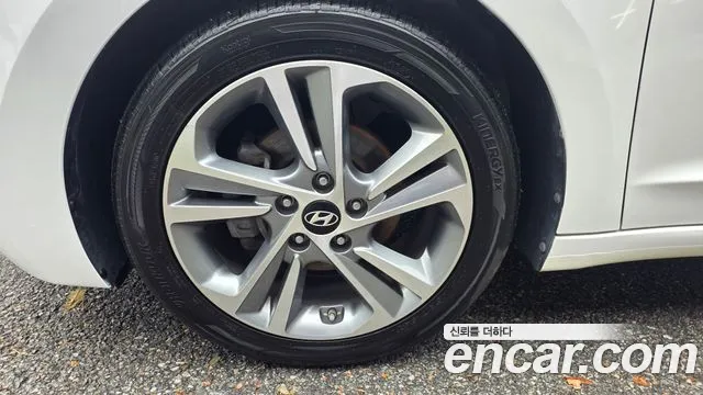 Hyundai Avante 2017 thumb 5