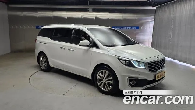 Kia Carnival 2017 thumb 3