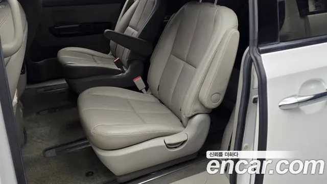 Kia Carnival 2017 thumb 7