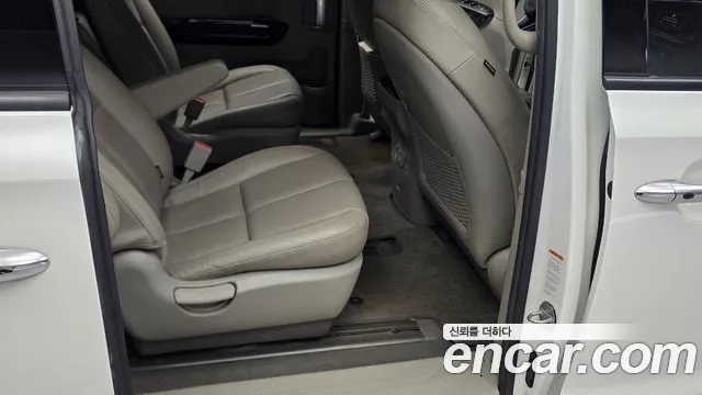 Kia Carnival 2017 thumb 8