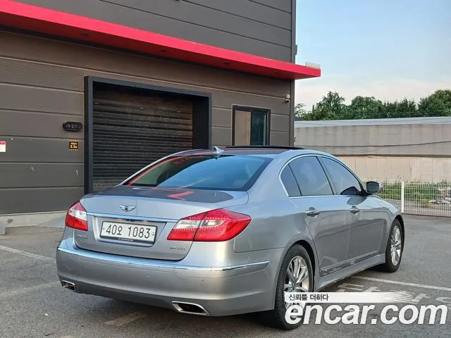 Hyundai Genesis 2012 thumb 2