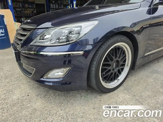 Hyundai Genesis 2011 thumb 2