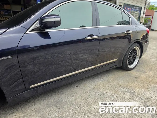Hyundai Genesis 2011 thumb 4