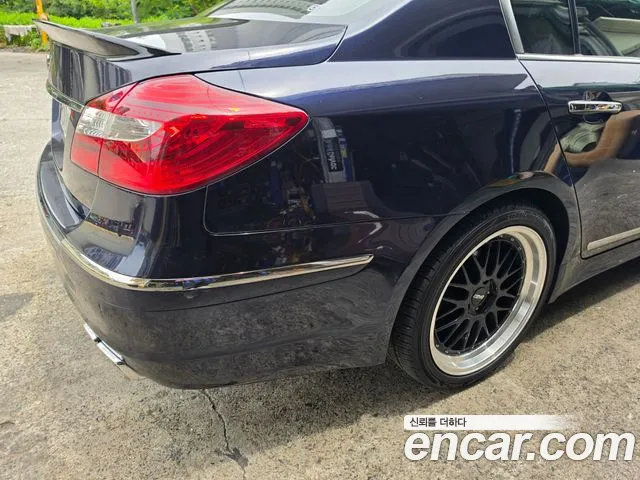 Hyundai Genesis 2011 thumb 6