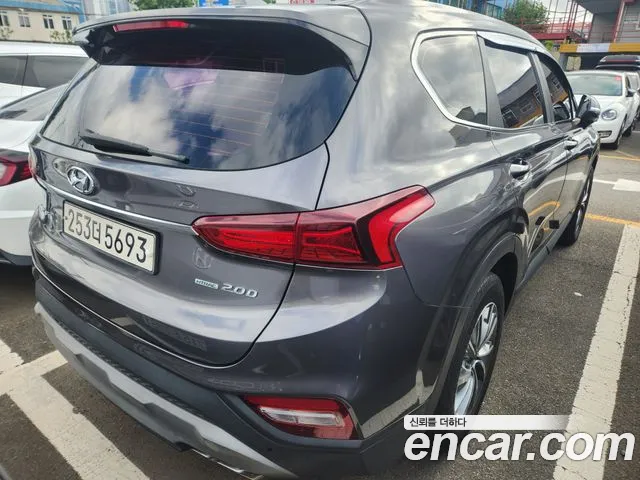 Hyundai Santa Fe 2018 thumb 5