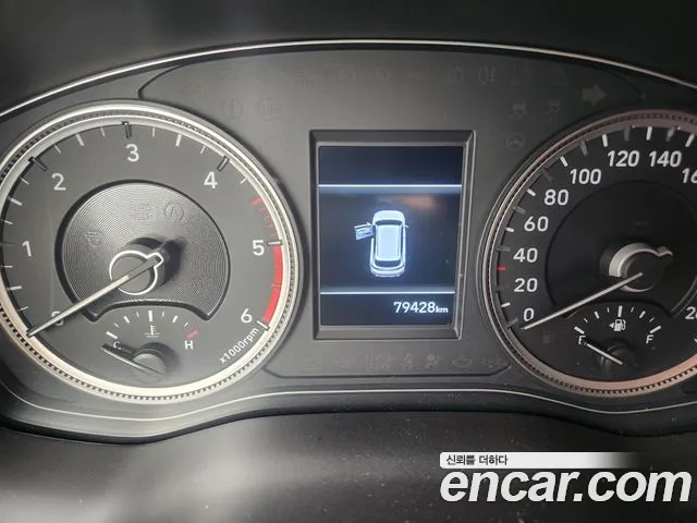 Hyundai Santa Fe 2018 thumb 8