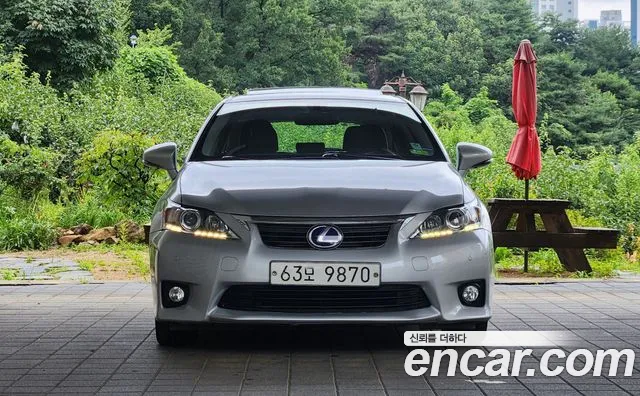 Lexus CT200h 2011 thumb 3