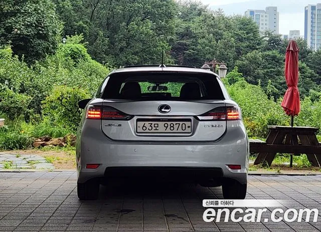 Lexus CT200h 2011 thumb 4