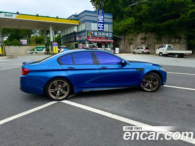 BMW M5 2016 thumb 5
