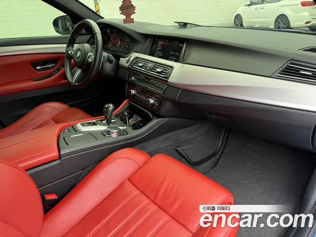 BMW M5 2016 thumb 7