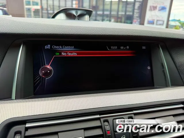 BMW M5 2016 thumb 9