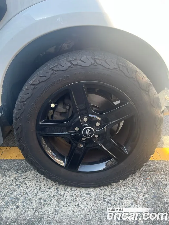 Land Rover Discovery 2014 thumb 10