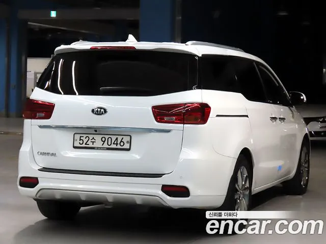 Kia Carnival 2018 thumb 4