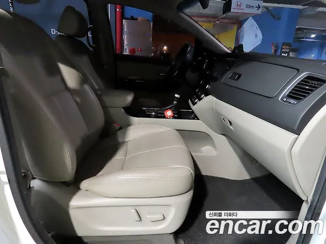 Kia Carnival 2018 thumb 8
