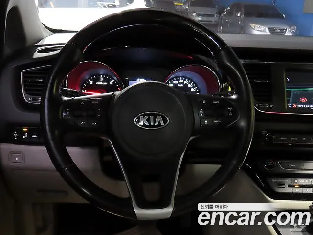 Kia Carnival 2018 thumb 10