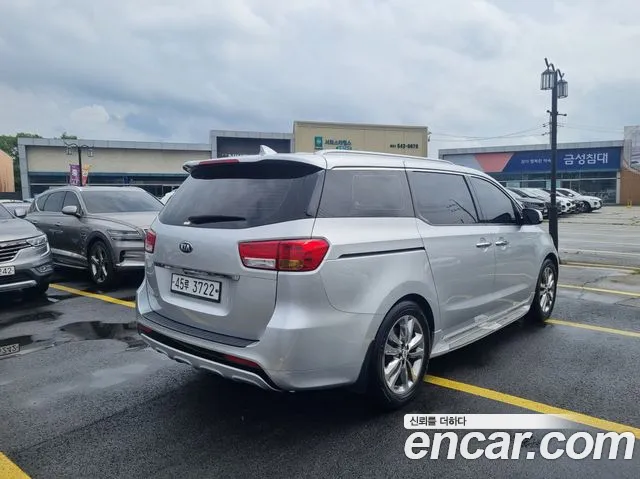 Kia Carnival 2017 thumb 2