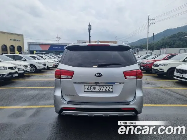 Kia Carnival 2017 thumb 4
