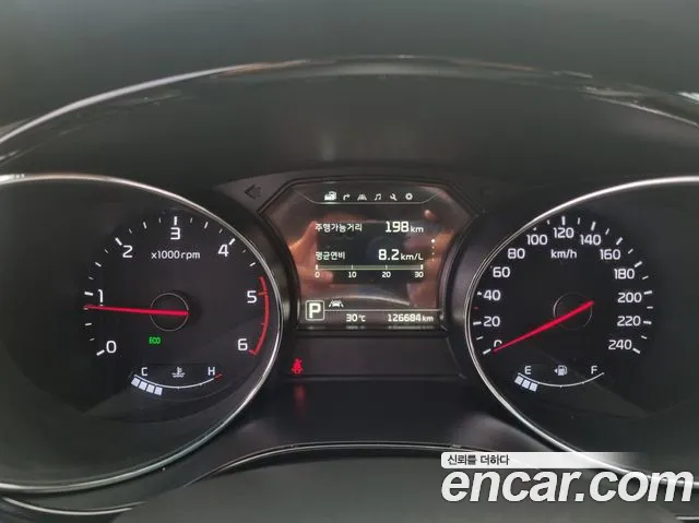 Kia Carnival 2017 thumb 8