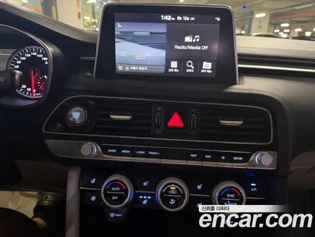 Genesis G70 2019 thumb 10