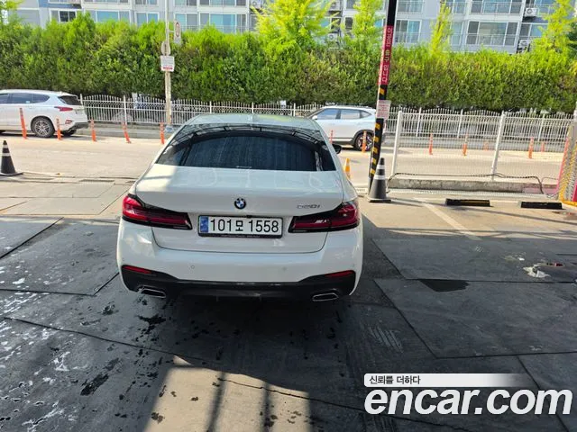 BMW 5 серии 2023 thumb 2