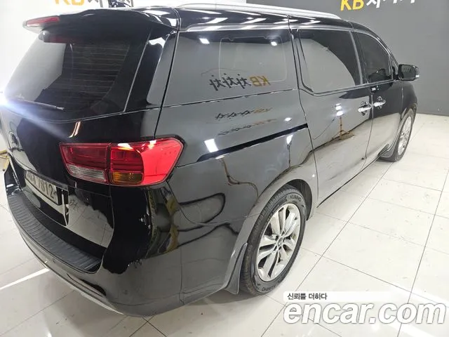 Kia Carnival 2014 thumb 4