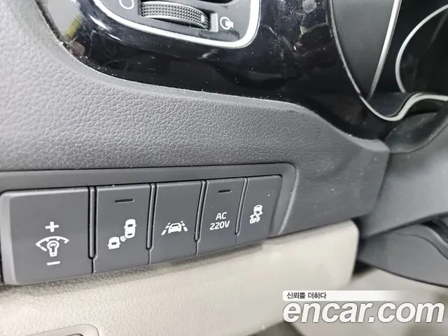 Kia Carnival 2014 thumb 12
