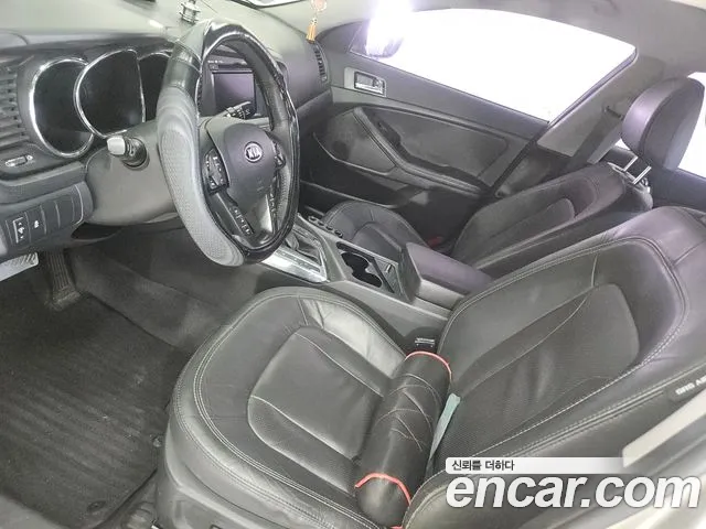 Kia K5 2010 thumb 8