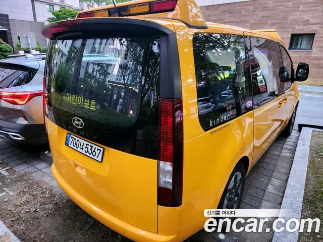 Hyundai Staria 2022 thumb 4