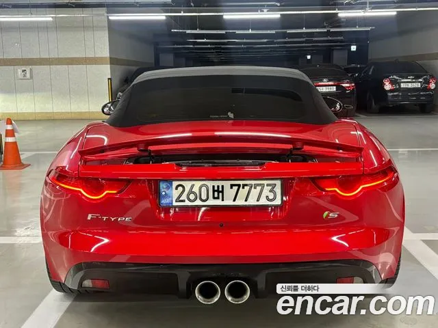 Jaguar F-Type 2015 thumb 3
