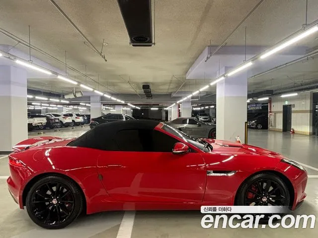Jaguar F-Type 2015 thumb 8