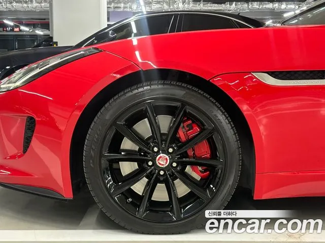 Jaguar F-Type 2015 thumb 9