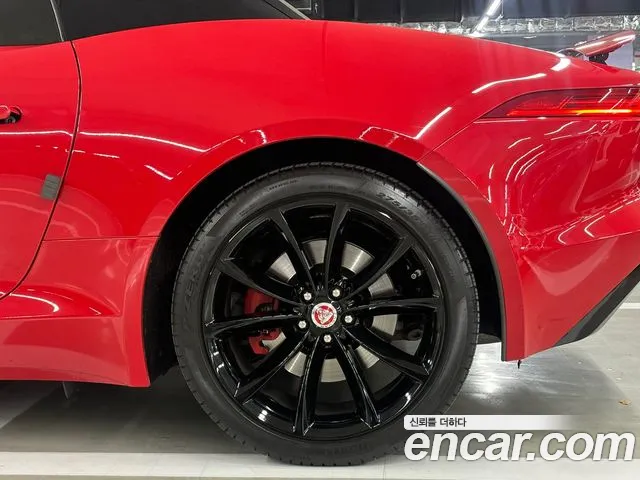 Jaguar F-Type 2015 thumb 10