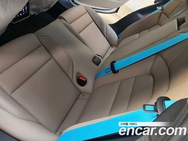 Porsche Taycan 2025 thumb 5