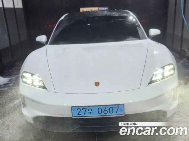 Porsche Taycan 2025 thumb 7