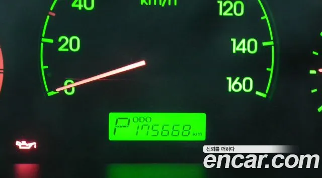Hyundai Starex 2013 thumb 8