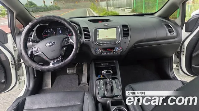Kia K3 2016 thumb 10