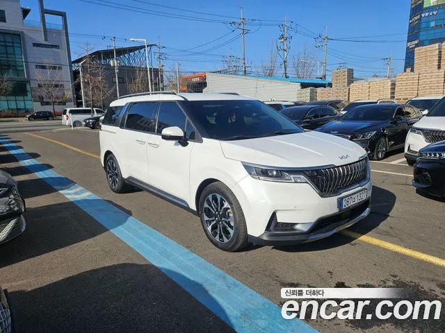 Kia Carnival 2021 thumb 2