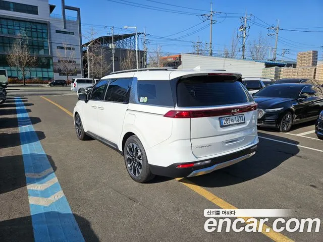 Kia Carnival 2021 thumb 4