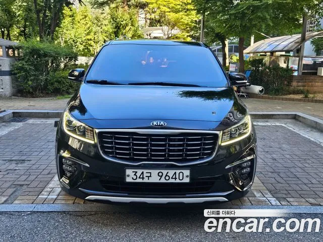Kia Carnival 2019 thumb 2