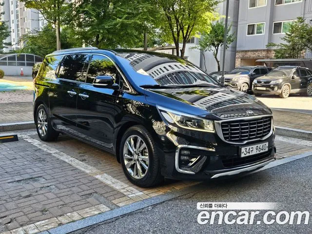 Kia Carnival 2019 thumb 3