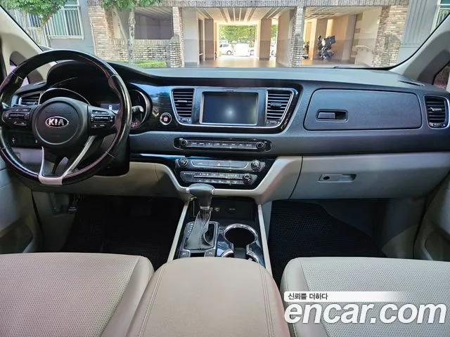 Kia Carnival 2019 thumb 7