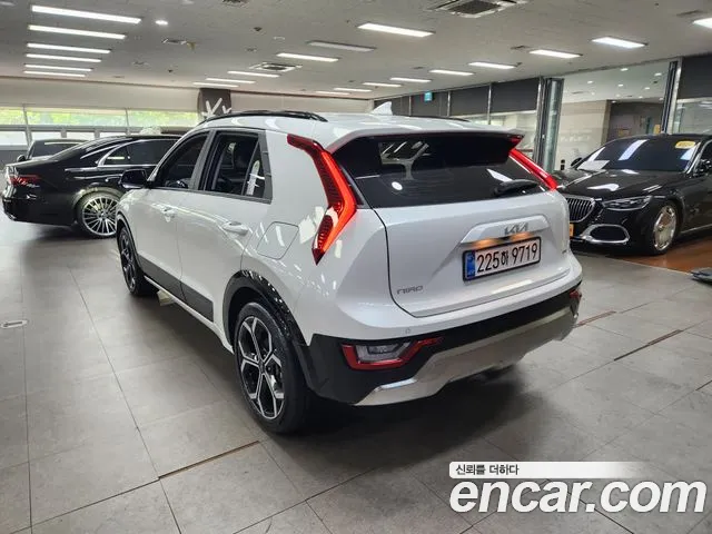 Kia Niro 2025 thumb 2