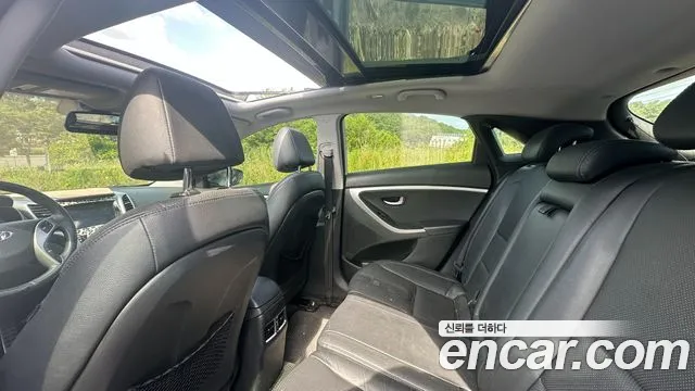 Hyundai i30 2012 thumb 8