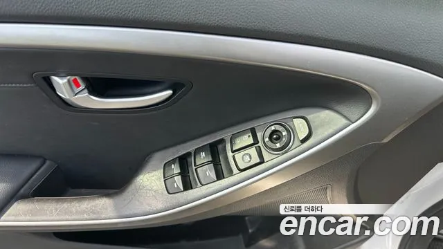 Hyundai i30 2012 thumb 9