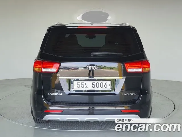 Kia Carnival 2017 thumb 4