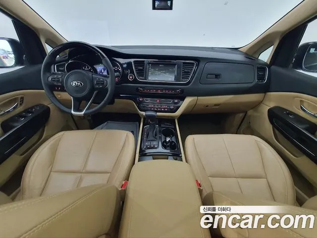 Kia Carnival 2017 thumb 7