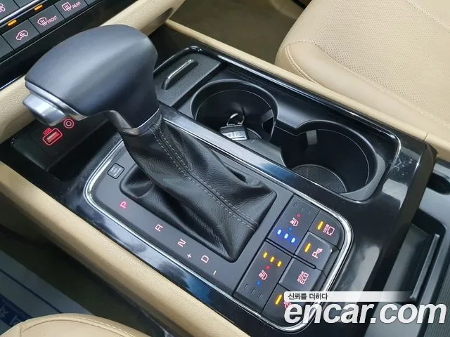 Kia Carnival 2017 thumb 9