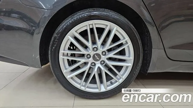 Genesis G70 2019 thumb 8