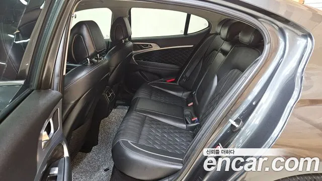 Genesis G70 2019 thumb 10